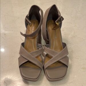 Double Zero Tan Heeled Sandals with Crisscross Straps
